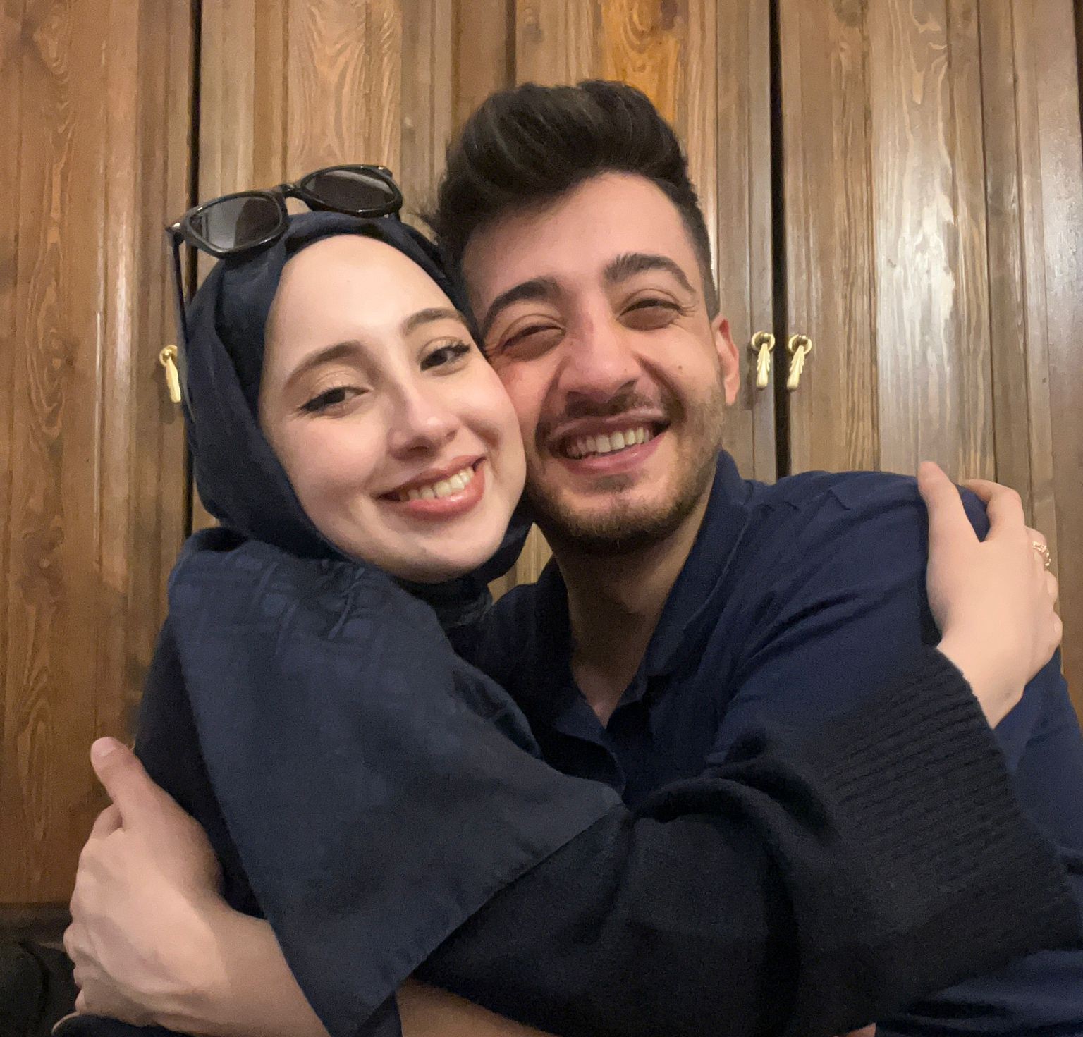 Sana sarılmak dünyaya sıkı sıkı sarılmak gibi dolu dolu ve dünyanın en güzel hissi - 3 Şubat 2025